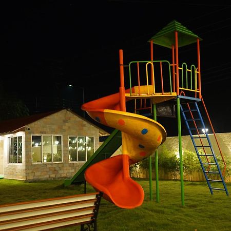 New Mouchak Hotel & Resorts Tajpur Eksteriør bilde
