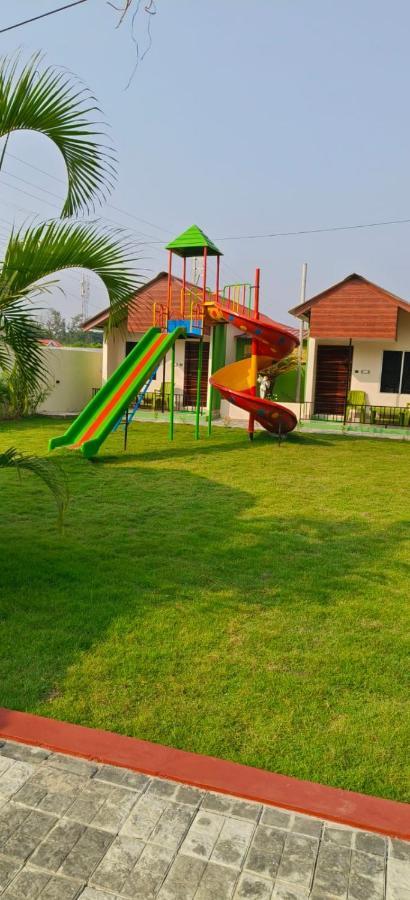 New Mouchak Hotel & Resorts Tajpur Eksteriør bilde