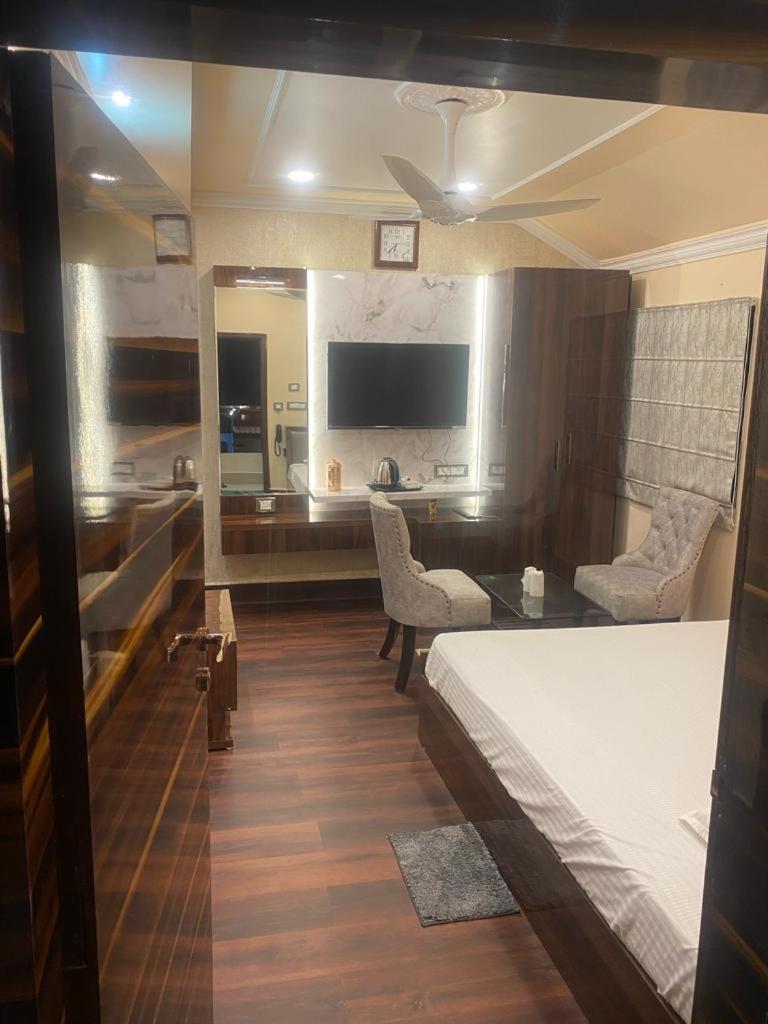 New Mouchak Hotel & Resorts Tajpur Eksteriør bilde
